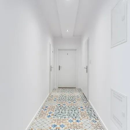 Santa Barbara Apartment